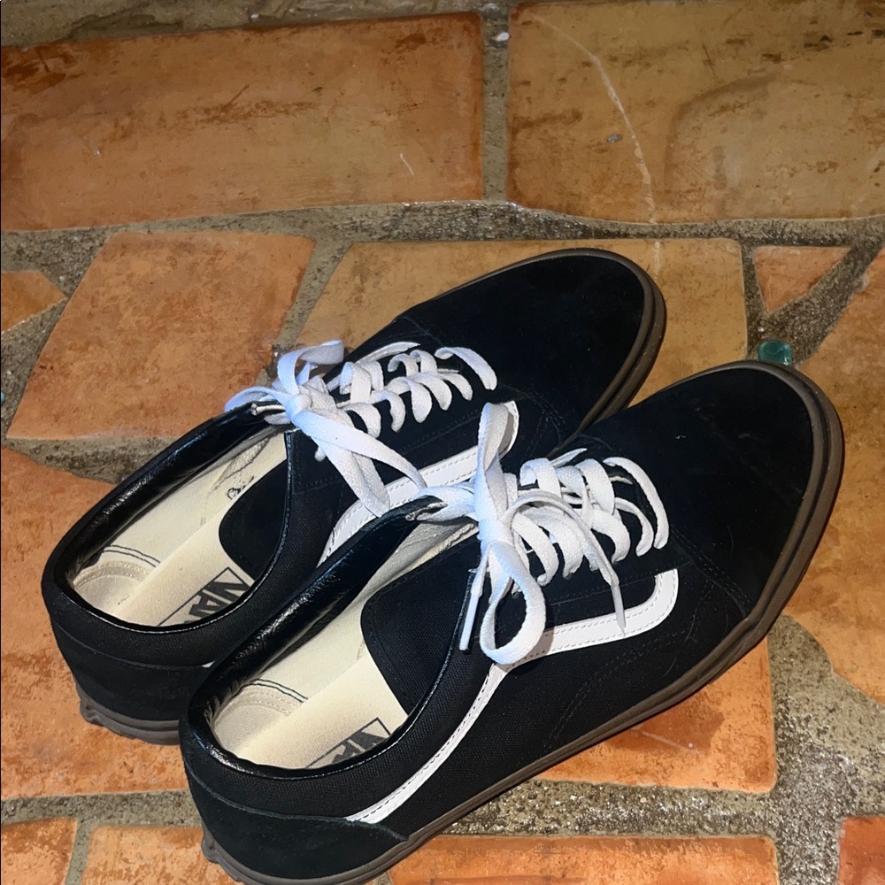 Vans Men's Black and White Sneakers